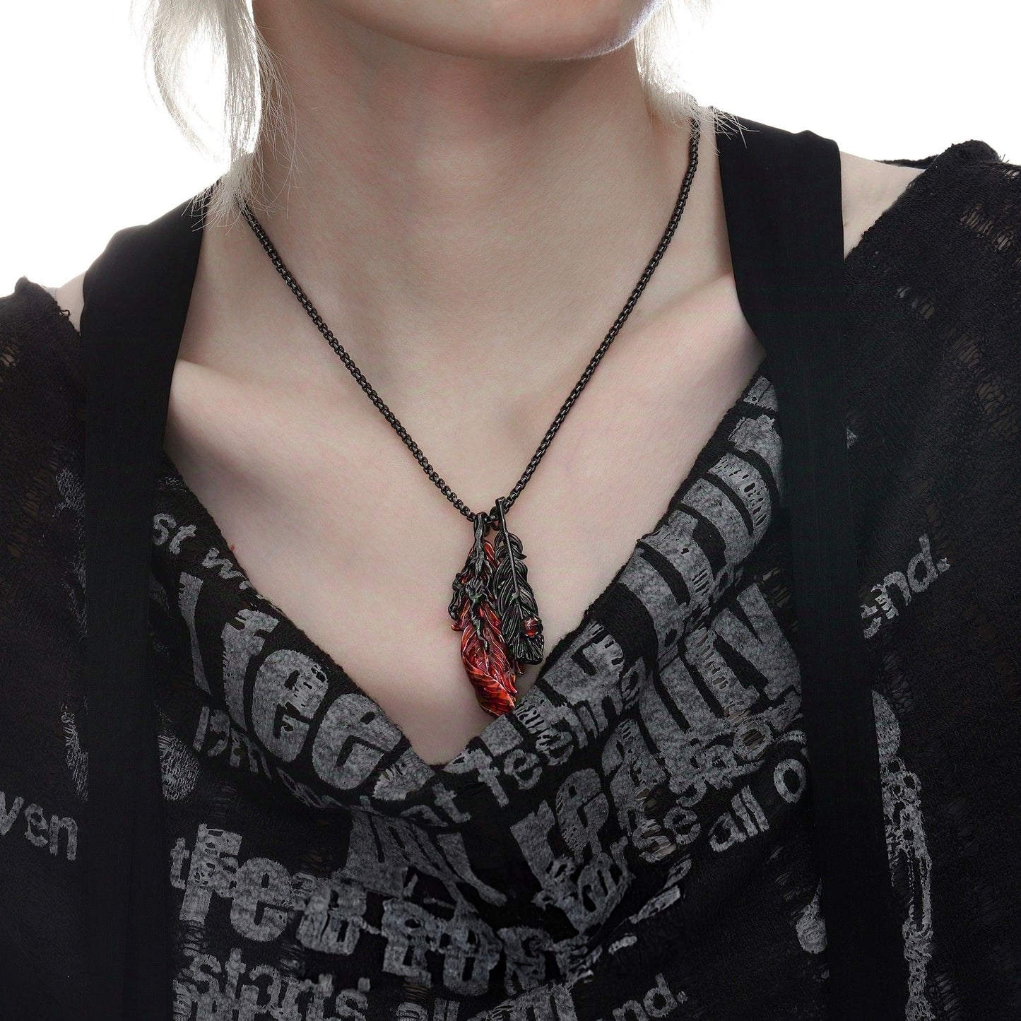 Sylus Black and Red Feather Necklace ❤🖤🪶